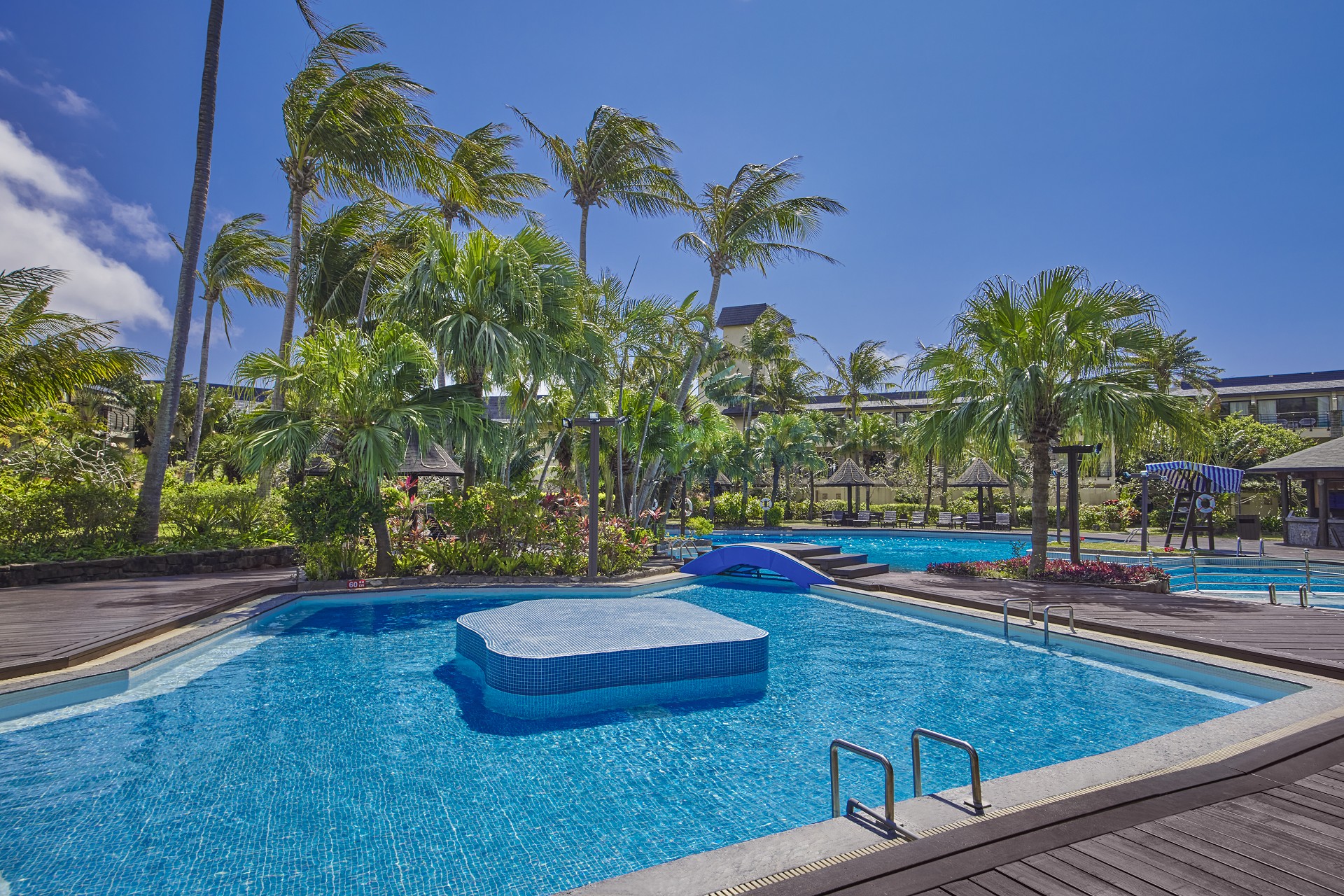 墾丁凱撒椰林泳池