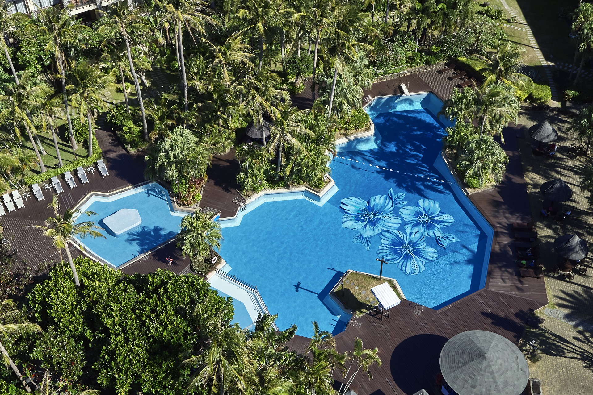 墾丁凱撒椰林泳池