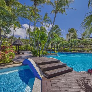 墾丁凱撒椰林泳池